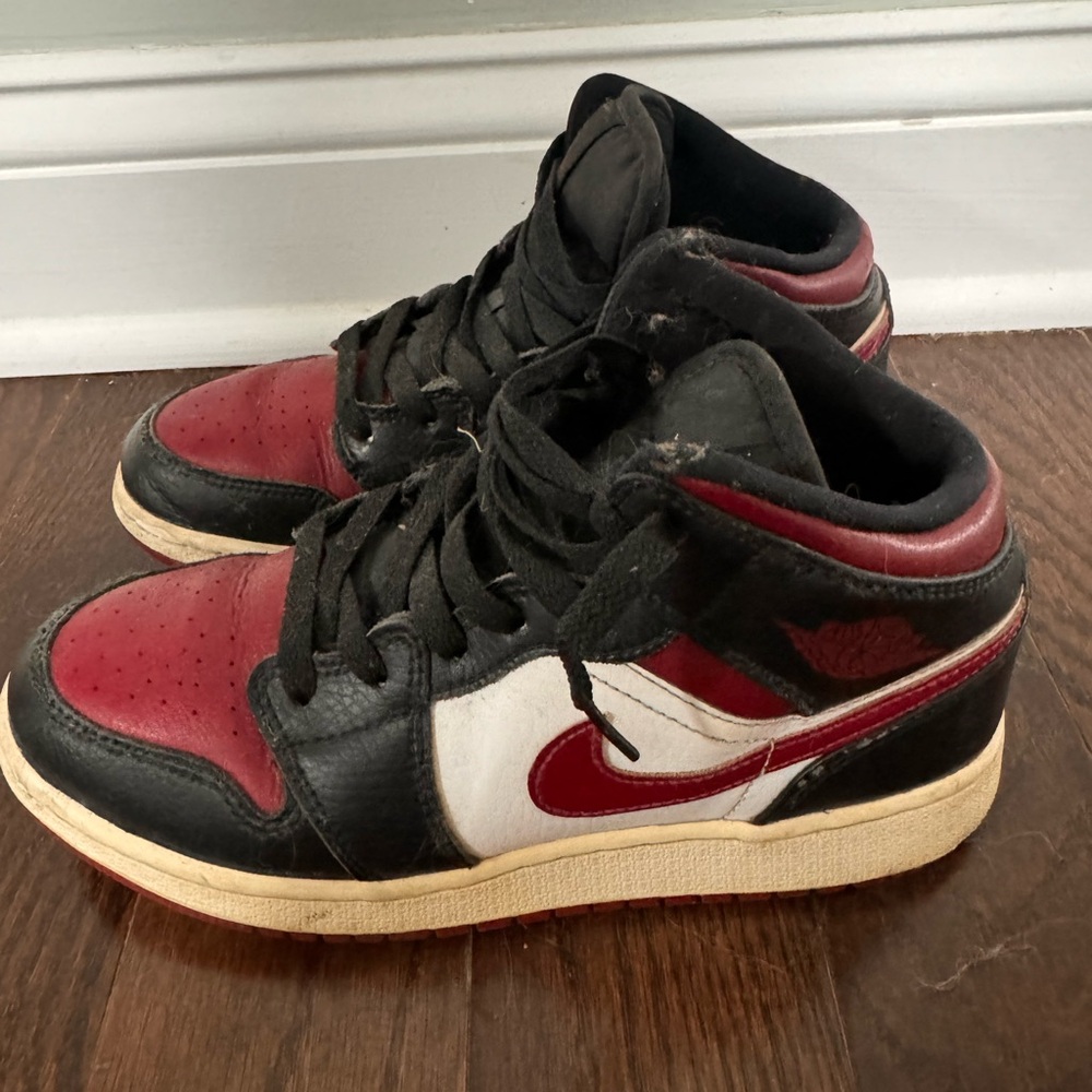 Jordan 1 Mid Bread Toe